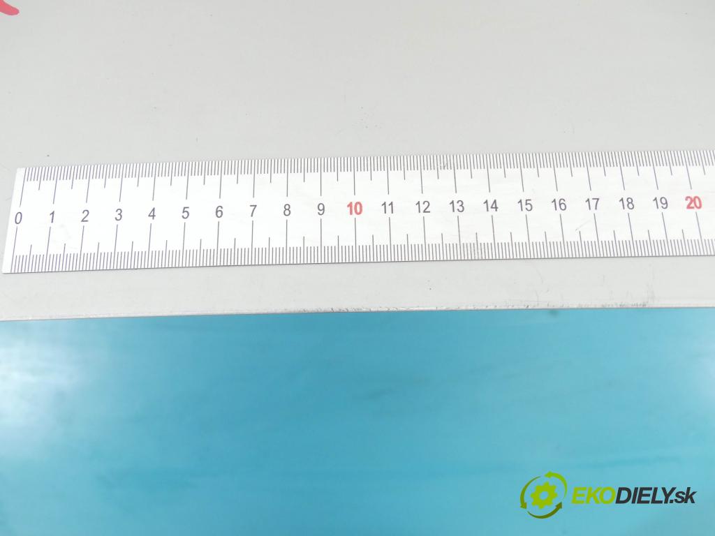 Alfa romeo 166 2.4 jtd 150 hp manual 110 kW 2387 cm3 4- zadní kufrové dveře  (Zadní kapoty)