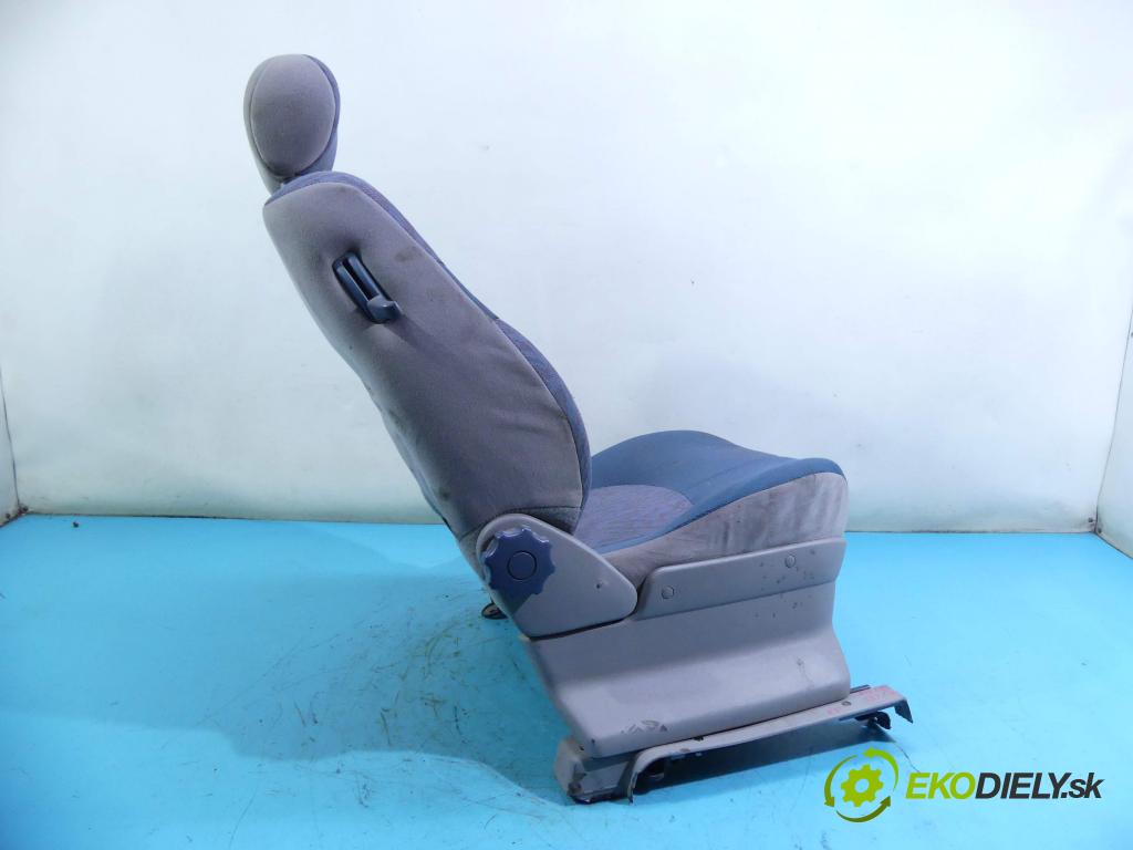 Land rover Freelander I 1998-2006 2.0 TD 98 HP manual 72 kW 1994 cm3 3- Sedačka pravý  (Sedačky, sedadlá)