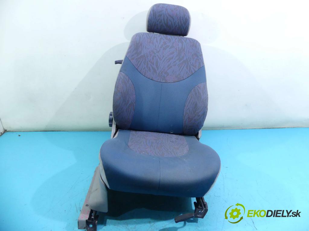 Land rover Freelander I 1998-2006 2.0 TD 98 HP manual 72 kW 1994 cm3 3- Sedačka pravý  (Sedačky, sedadlá)