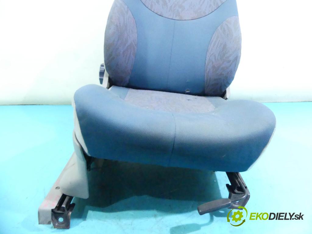 Land rover Freelander I 1998-2006 2.0 TD 98 HP manual 72 kW 1994 cm3 3- Sedačka pravý  (Sedačky, sedadlá)