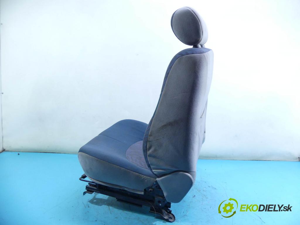 Land rover Freelander I 1998-2006 2.0 TD 98 HP manual 72 kW 1994 cm3 3- Sedačka pravý  (Sedačky, sedadlá)