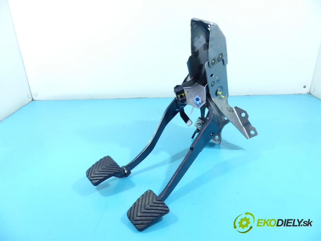 Mitsubishi Space Star II 2012-2020 1.0 71 HP manual 52 kW 999 cm3 5- pedále  (Pedále)