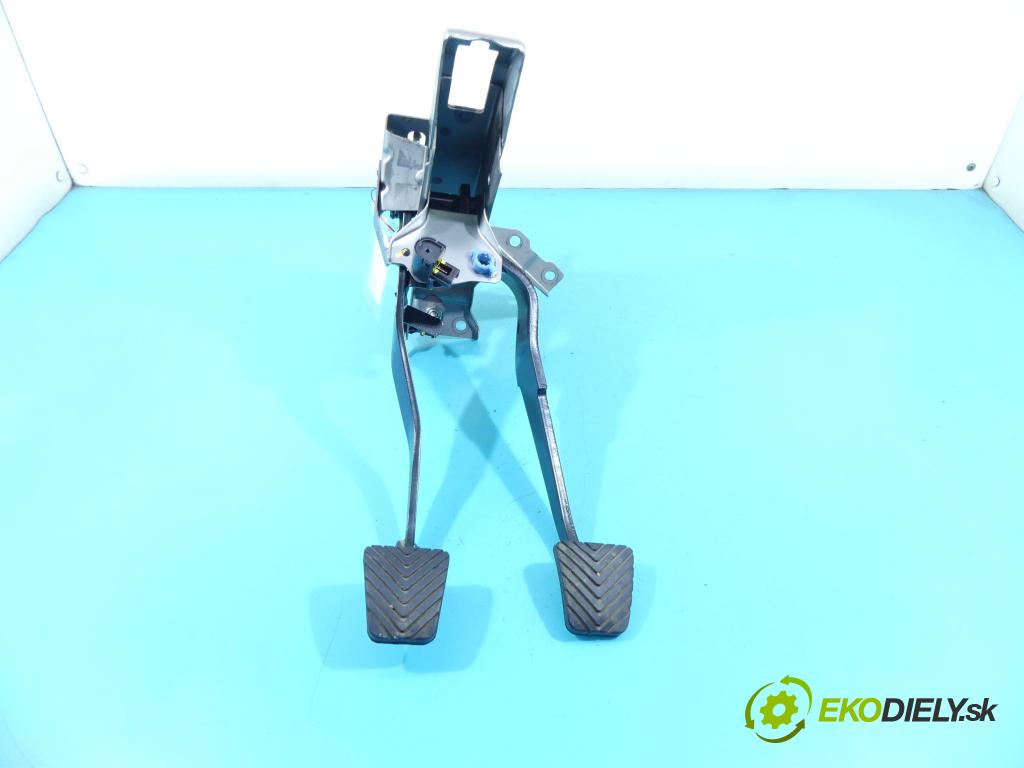 Mitsubishi Space Star II 2012-2020 1.0 71 HP manual 52 kW 999 cm3 5- pedále  (Pedále)