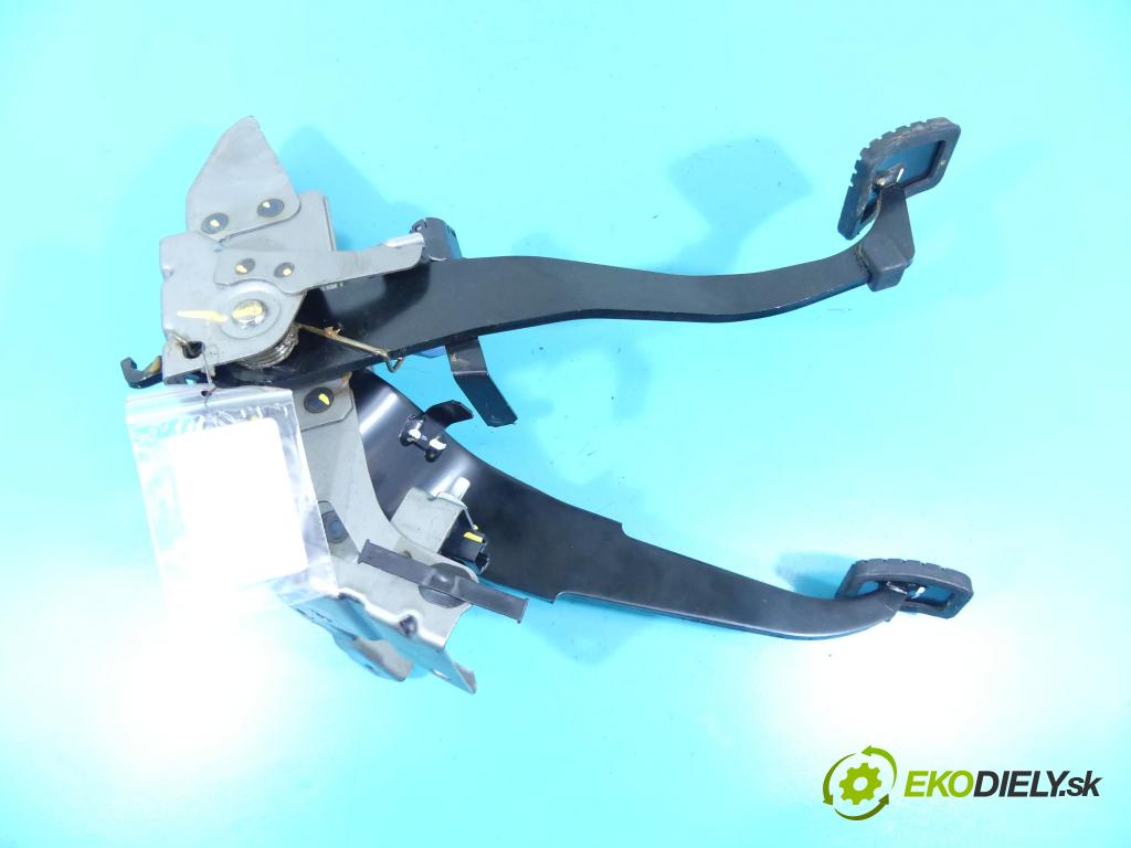 Mitsubishi Space Star II 2012-2020 1.0 71 HP manual 52 kW 999 cm3 5- pedále  (Pedále)