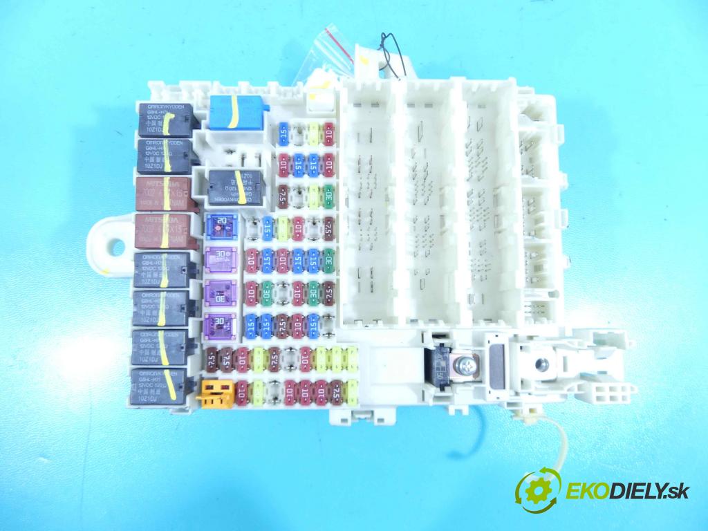 Honda Jazz III 2008-2014 1.2 16v 90 hp manual 66 kW 1198 cm3 5- skříňka pojistková TF0-G1312B20 (Pojistkové skříňky)