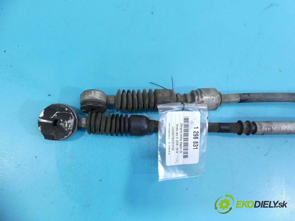 Honda Jazz III 2008-2014 1.2 16v 90 HP manual 66 kW 1198 cm3 5- Páka: Změny: stupeň,rýchlosť  (Rýchlostné páky / kulisy)