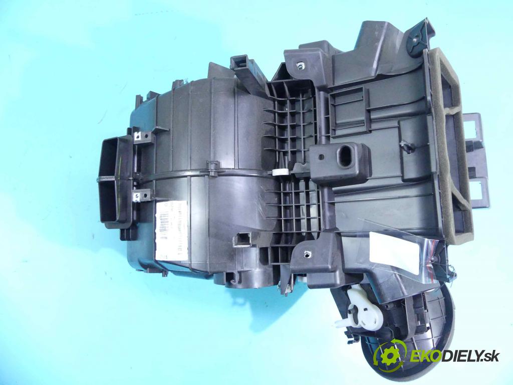 Peugeot 301 1.6 16v 116 HP manual 85 kW 1587 cm3 4- radiator 5P4320100 (Radiátory kúrenia)