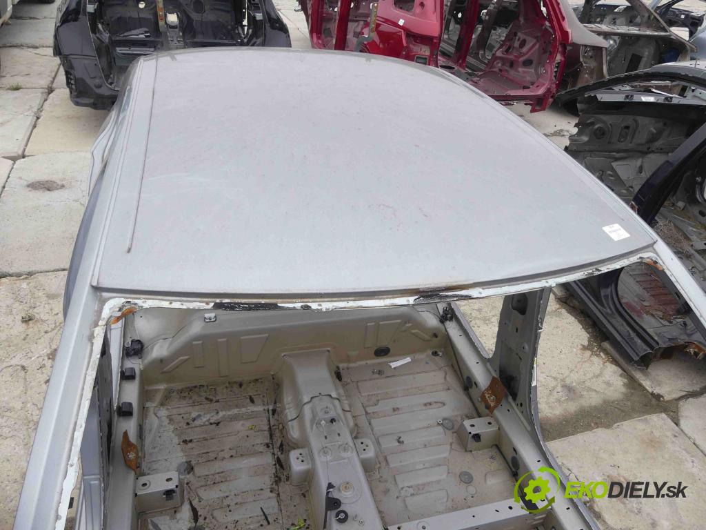 Peugeot 301 1.6 16v 116 hp manual 85 kW 1587 cm3 4- Strecha: