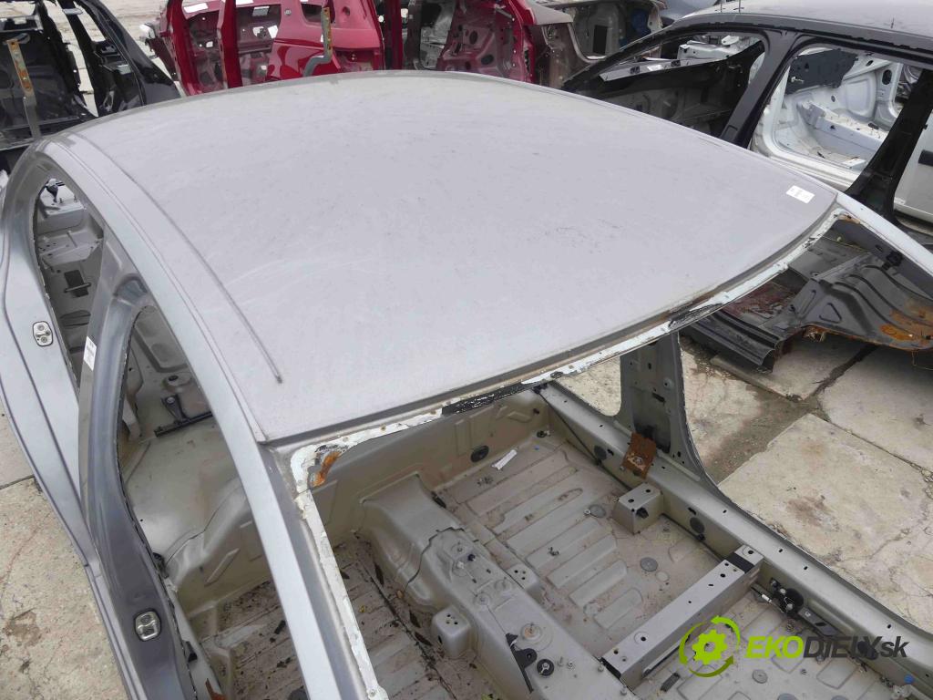 Peugeot 301 1.6 16v 116 hp manual 85 kW 1587 cm3 4- Strecha: