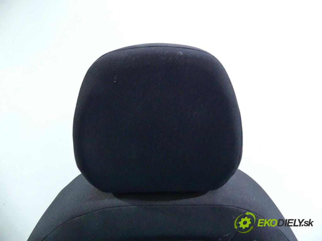 Peugeot 301 1.6 16v 116 HP manual 85 kW 1587 cm3 4- Sedačka pravý  (Sedačky, sedadlá)