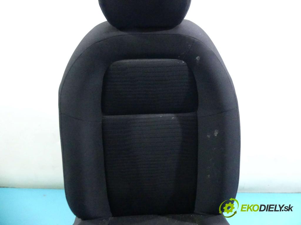 Peugeot 301 1.6 16v 116 HP manual 85 kW 1587 cm3 4- Sedačka pravý  (Sedačky, sedadlá)