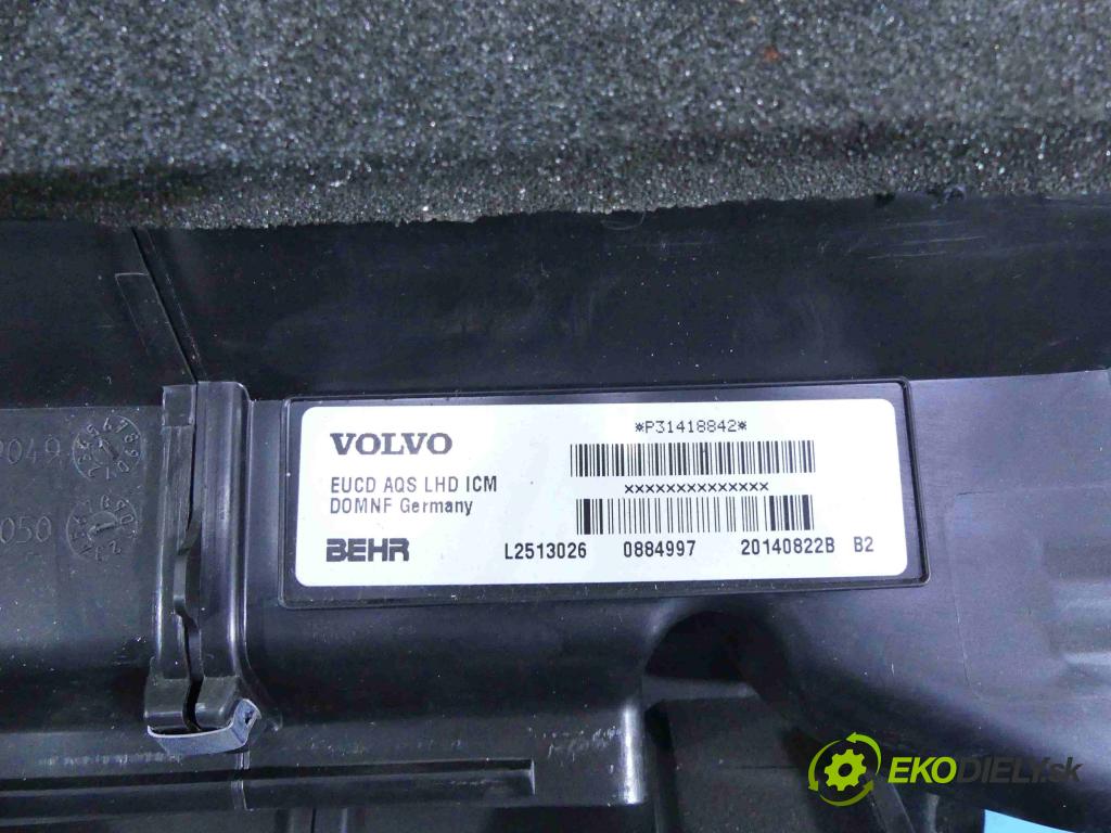 Volvo XC60 I 2008-2017 2.4d 181KM automatic 133 kW 2400 cm3 5- radiátor Z5890002 (Radiátory topení)