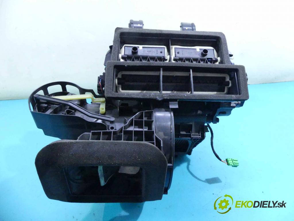 Volvo XC60 I 2008-2017 2.4d 181KM automatic 133 kW 2400 cm3 5- radiátor Z5890002 (Radiátory topení)