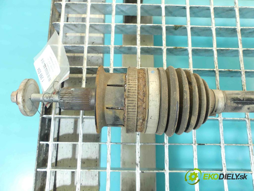 Volvo XC60 I 2008-2017 2.4d 181KM automatic 133 kW 2400 cm3 5- poloos pravé VEBJ82MBE223 (Poloosy)