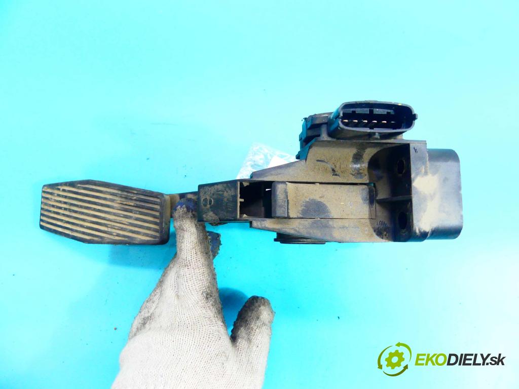 Opel Astra II 1998-2009 2.0 dti 101 HP manual 74 kW 1995 cm3 5- pedále 0281002278 (Pedále)