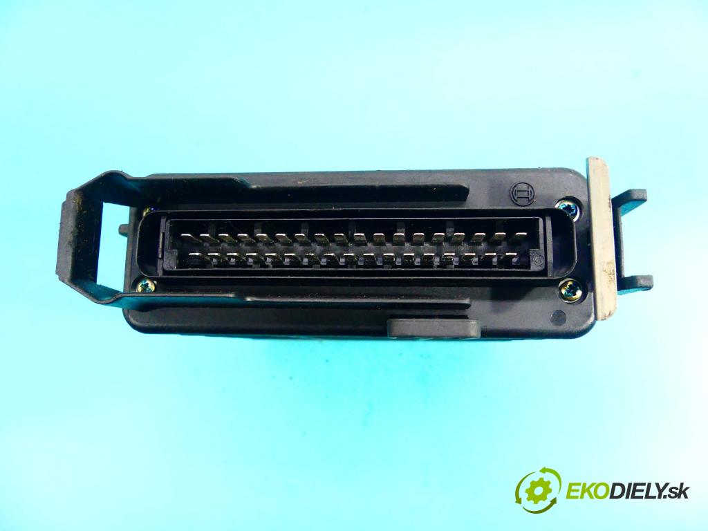 Audi 80 B3 1986-1991 2.0 113 HP manual 83 kW 1964 cm3 4- Jednotka riadiaca 0261200220