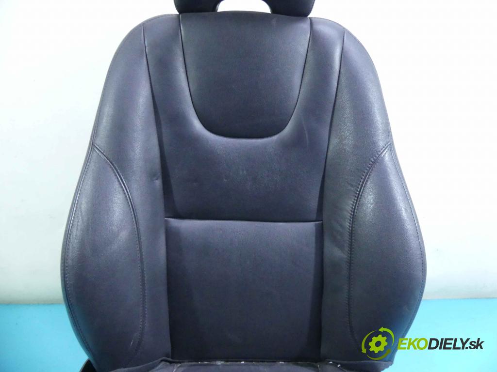 Volvo XC60 I 2008-2017 2.4d 181KM automatic 133 kW 2400 cm3 5- Sedačka pravý  (Sedačky, sedadlá)