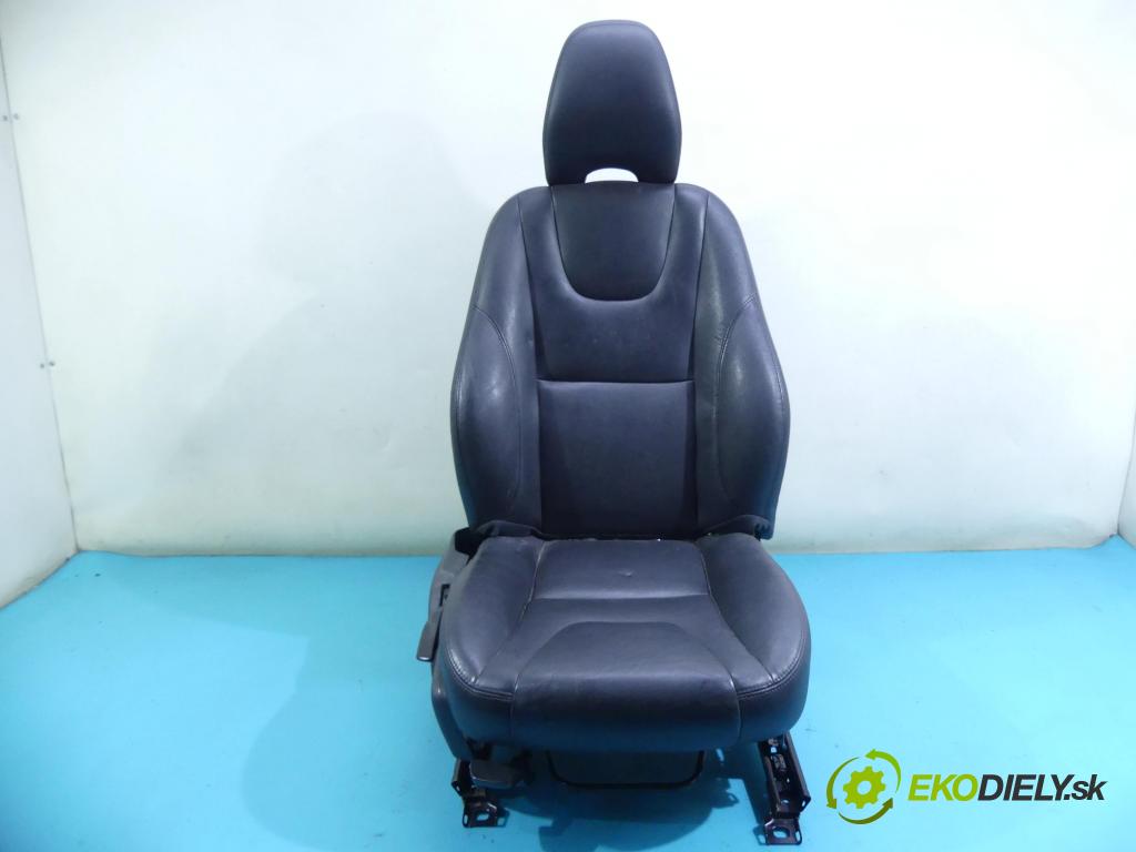 Volvo XC60 I 2008-2017 2.4d 181KM automatic 133 kW 2400 cm3 5- Sedačka pravý  (Sedačky, sedadlá)