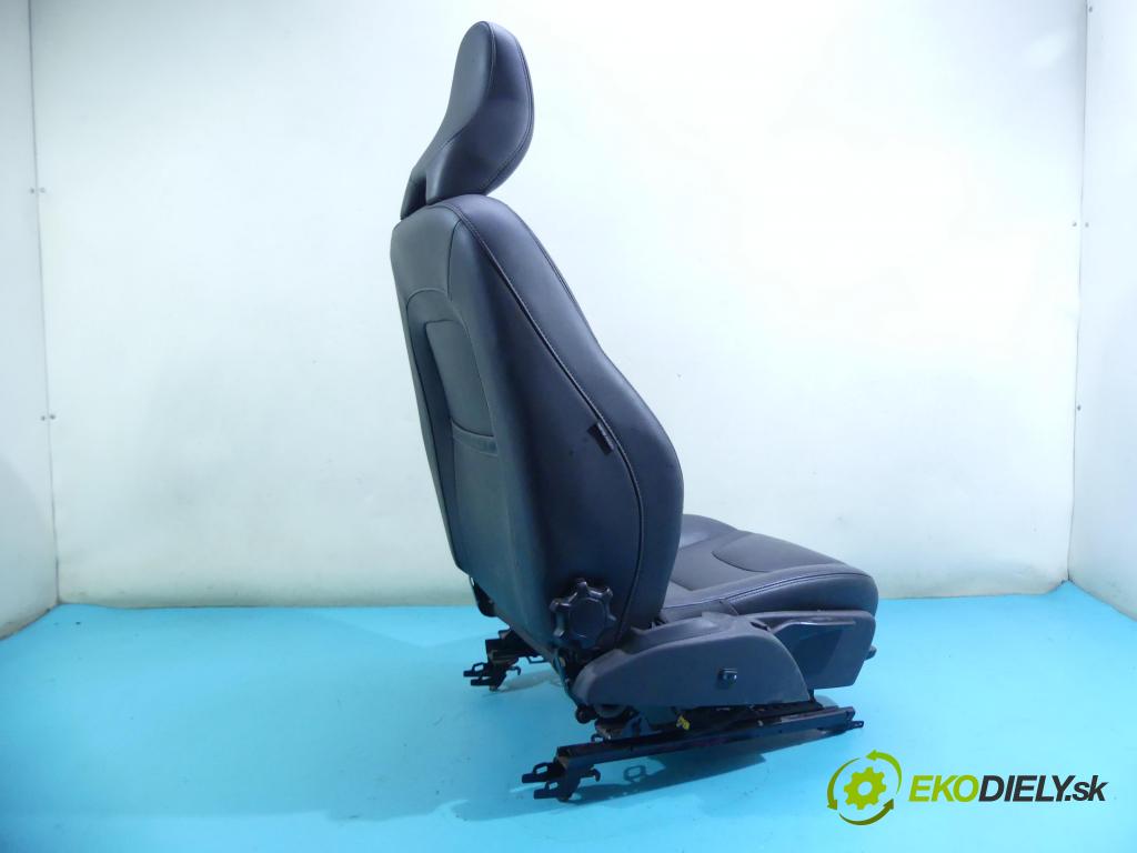 Volvo XC60 I 2008-2017 2.4d 181KM automatic 133 kW 2400 cm3 5- Sedačka pravý  (Sedačky, sedadlá)