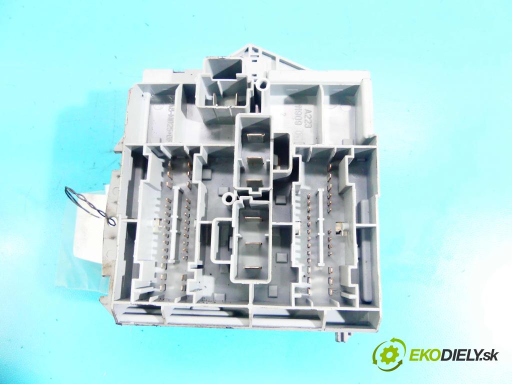 Alfa romeo 159 1.9 jtd 150 hp manual 110 kW 1910 cm3 5- skříňka pojistková 50504455 (Pojistkové skříňky)