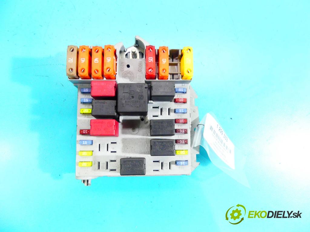 Alfa romeo 159 1.9 jtd 150 hp manual 110 kW 1910 cm3 5- skříňka pojistková 50504455 (Pojistkové skříňky)