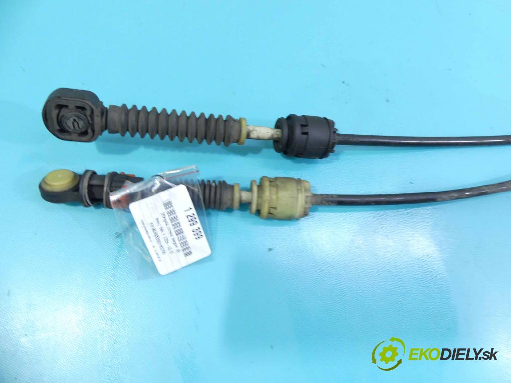 Volvo S40 II 2004-2012 2.5 T5 230 HP manual 169 kW 2521 cm3 4- Páka: Změny: stupeň,rýchlosť 30759419 (Rýchlostné páky / kulisy)