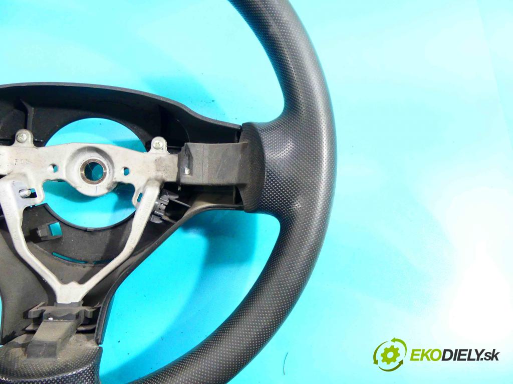 Peugeot 107 1.0 68 HP manual 50 kW 998 cm3 5- volant  (Volanty)