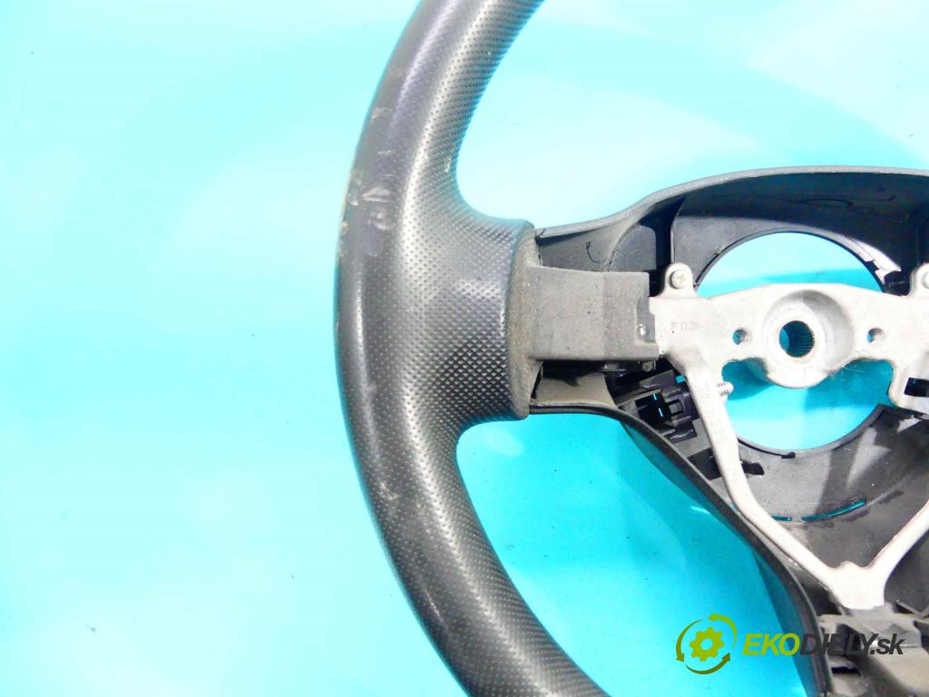 Peugeot 107 1.0 68 HP manual 50 kW 998 cm3 5- volant  (Volanty)