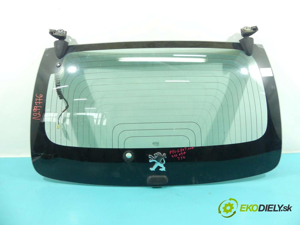 Peugeot 107 1.0 68 hp manual 50 kW 998 cm3 5- sklo zadní  (Okna zadní)