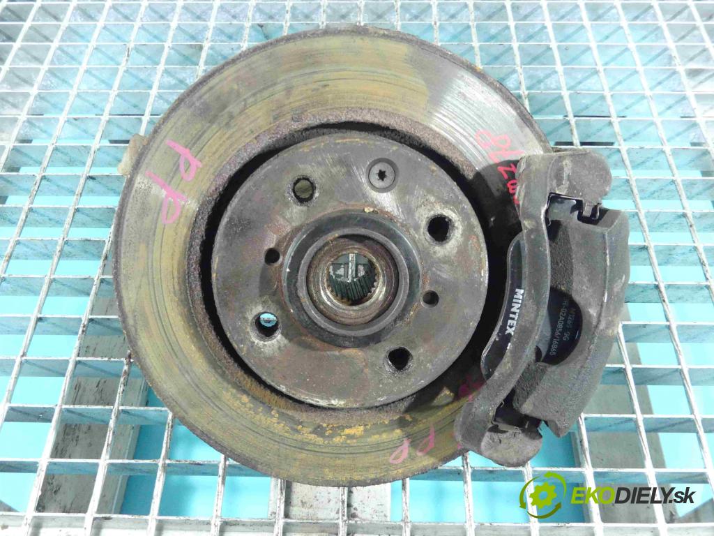 Peugeot 107 1.0 68 HP manual 50 kW 998 cm3 5- náboj pravé  (Náboje)