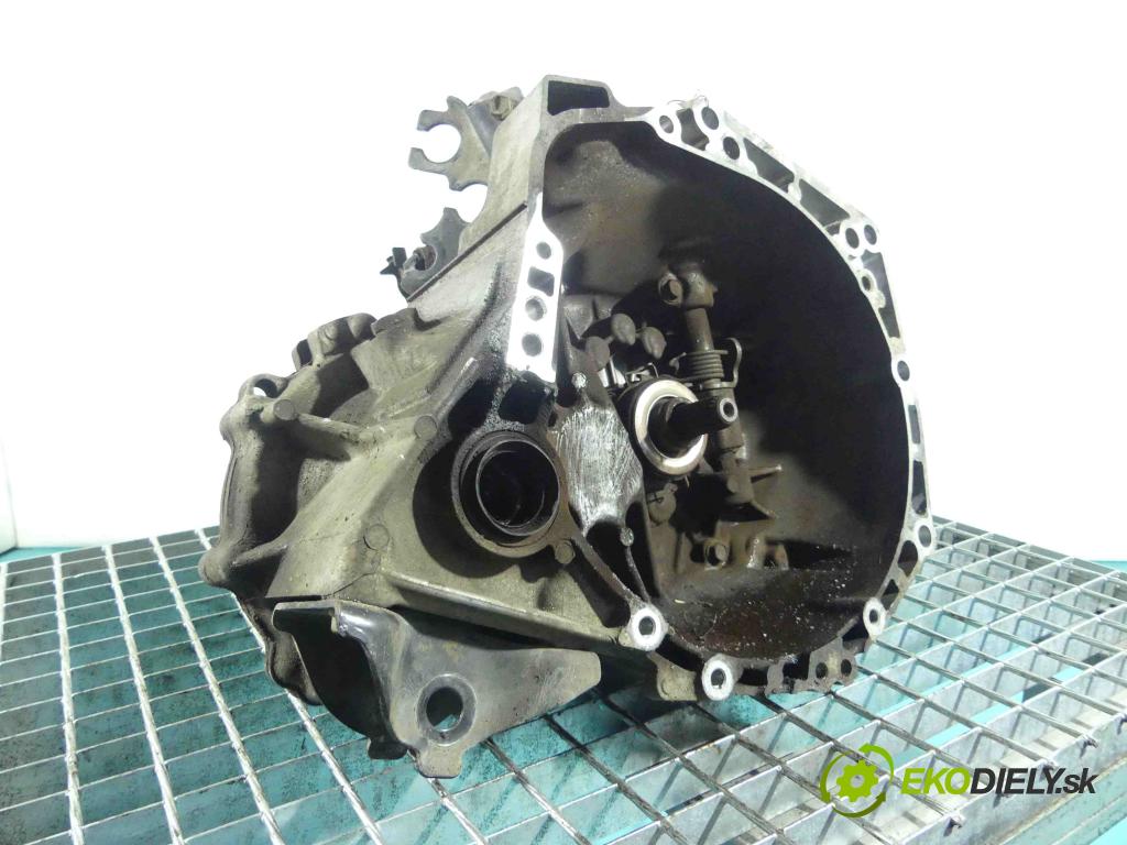 Peugeot 107 1.0 68 HP manual 50 kW 998 cm3 5- prevodovka stupeň,rýchlosť manual 20TT01