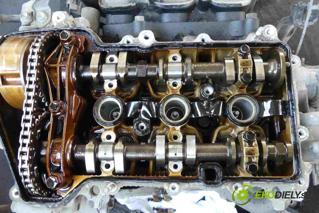 Peugeot 107 1.0 68 hp manual 50 kW 998 cm3 5- motor benzín 1KR