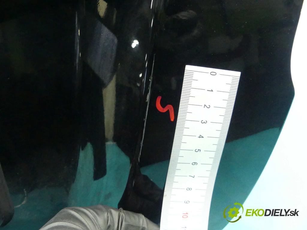 Suzuki Kizashi 2.4 16v 178KM manual 131 kW 2393 cm3 4- zadní kufrové dveře  (Zadní kapoty)