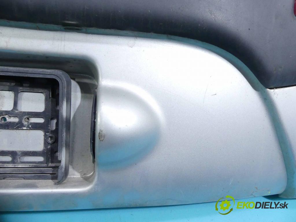 Peugeot 107 1.0 68 hp manual 50 kW 998 cm3 5- nárazník zadní