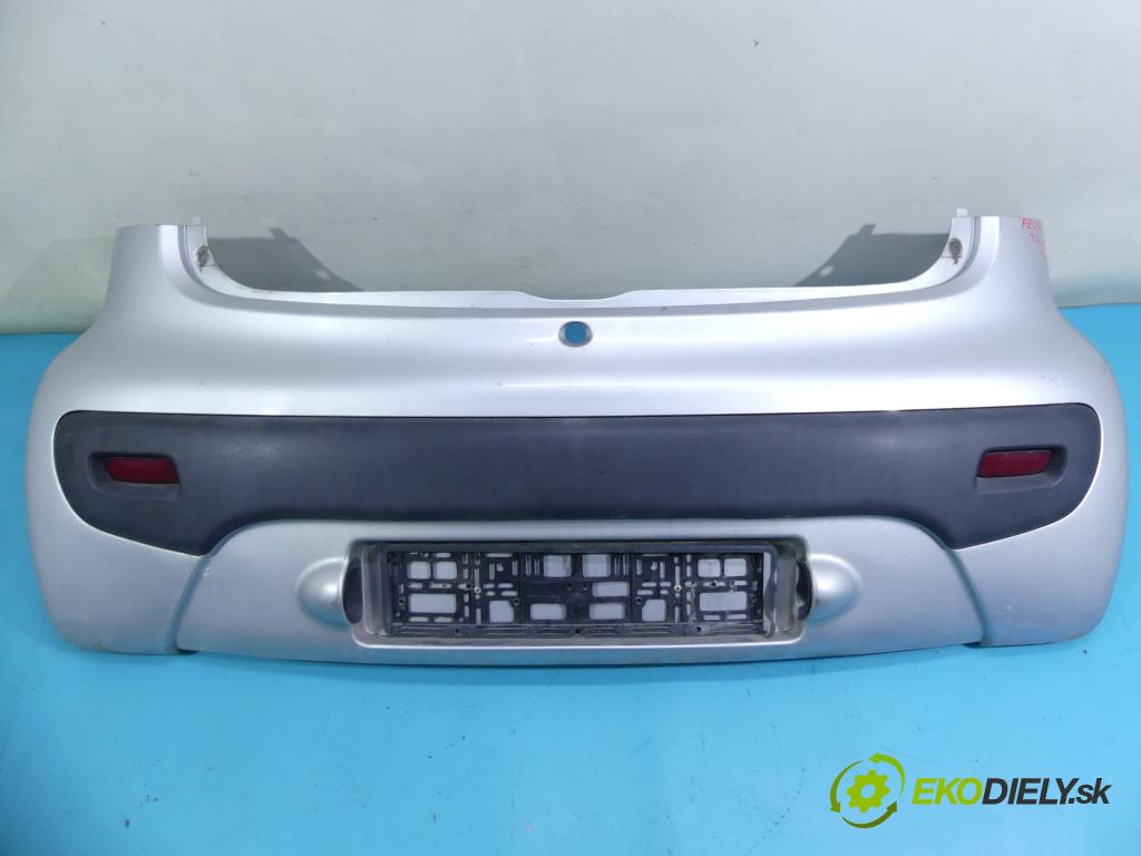 Peugeot 107 1.0 68 hp manual 50 kW 998 cm3 5- nárazník zadní 