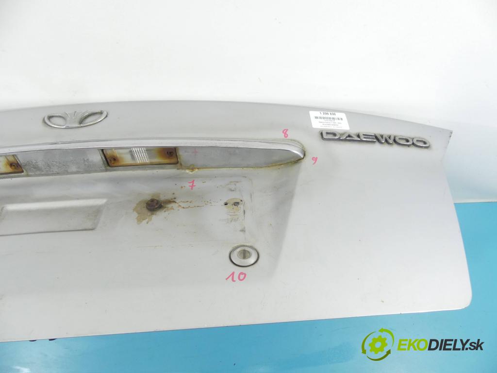 Daewoo Nubira II 1999-2003 1.6 16v 106 hp manual 77,8 kW 1598 cm3 4- zadní kufrové dveře  (Zadní kapoty)