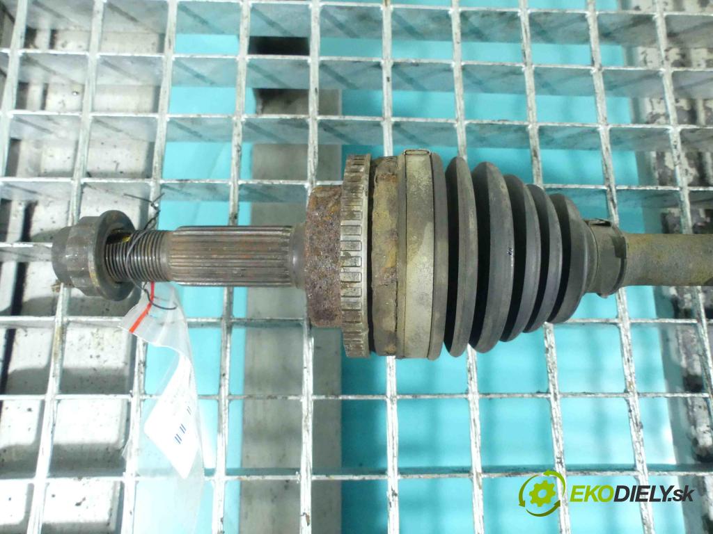 Toyota Yaris I 1999-2005 1.3 vvti 86 HP manual 63 kW 1299 cm3 5- poloos ľavé DP22 (Poloosy)