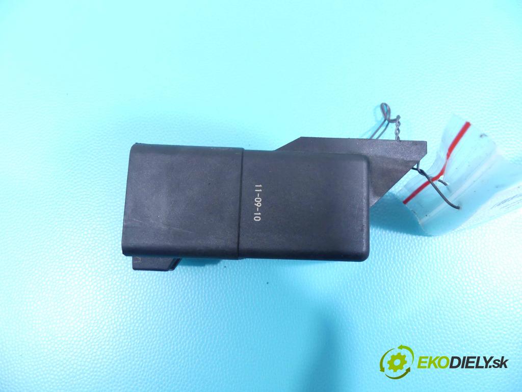 Honda CR-V III 2006-2011 2.2 i-DTEC: 150 HP manual 110 kW 2199 cm3 5- Relé: 0281003055 (Relé)