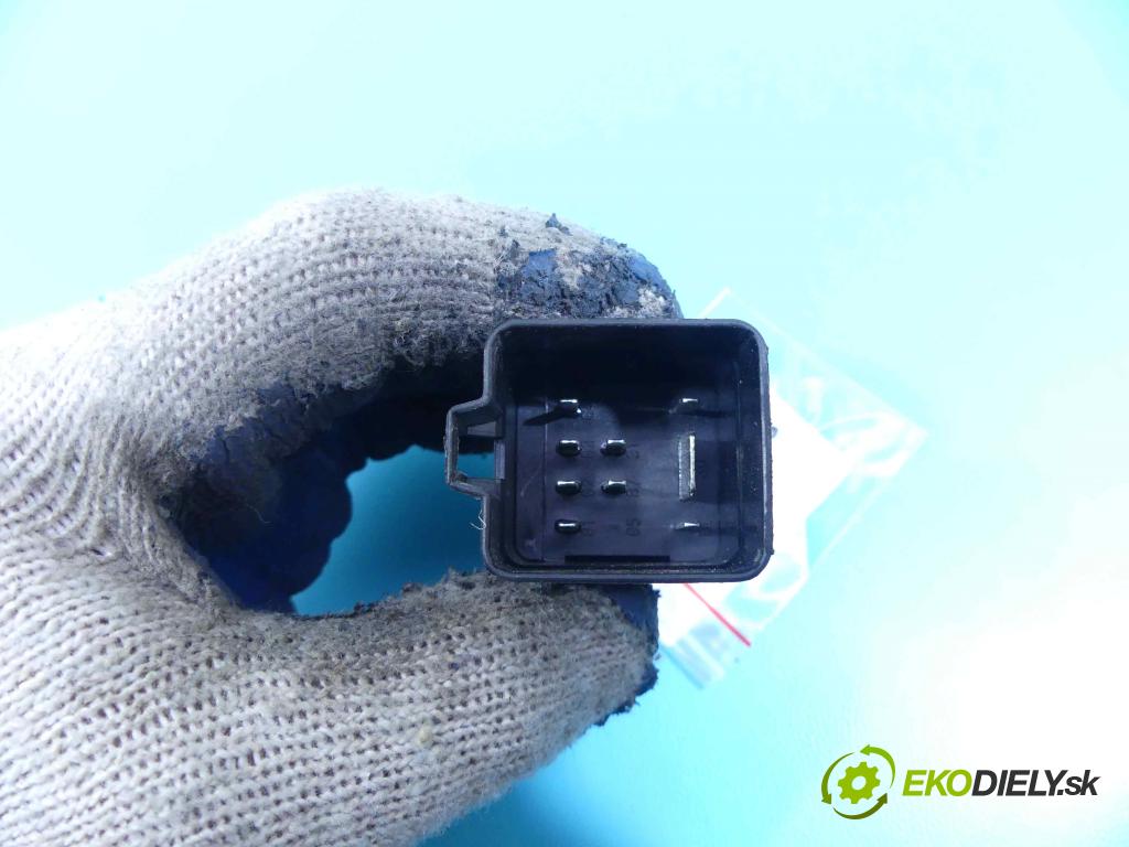 Honda CR-V III 2006-2011 2.2 i-DTEC: 150 HP manual 110 kW 2199 cm3 5- Relé: 0281003055 (Relé)