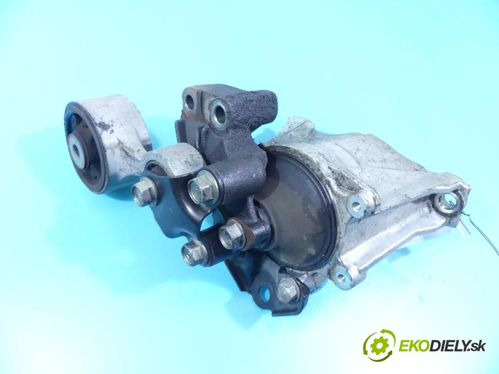Honda CR-V III 2006-2011 2.2 i-DTEC: 150 HP manual 110 kW 2199 cm3 5- airbag motora  (Držiak motora)