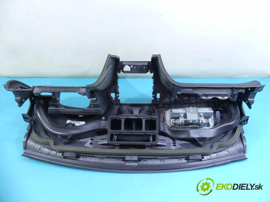 Ford Mondeo Mk4 2007-2014 1.8 tdci 125 HP manual 92 kW 1753 cm3 5- kokpit,pristrojová doska rozdeľovacia