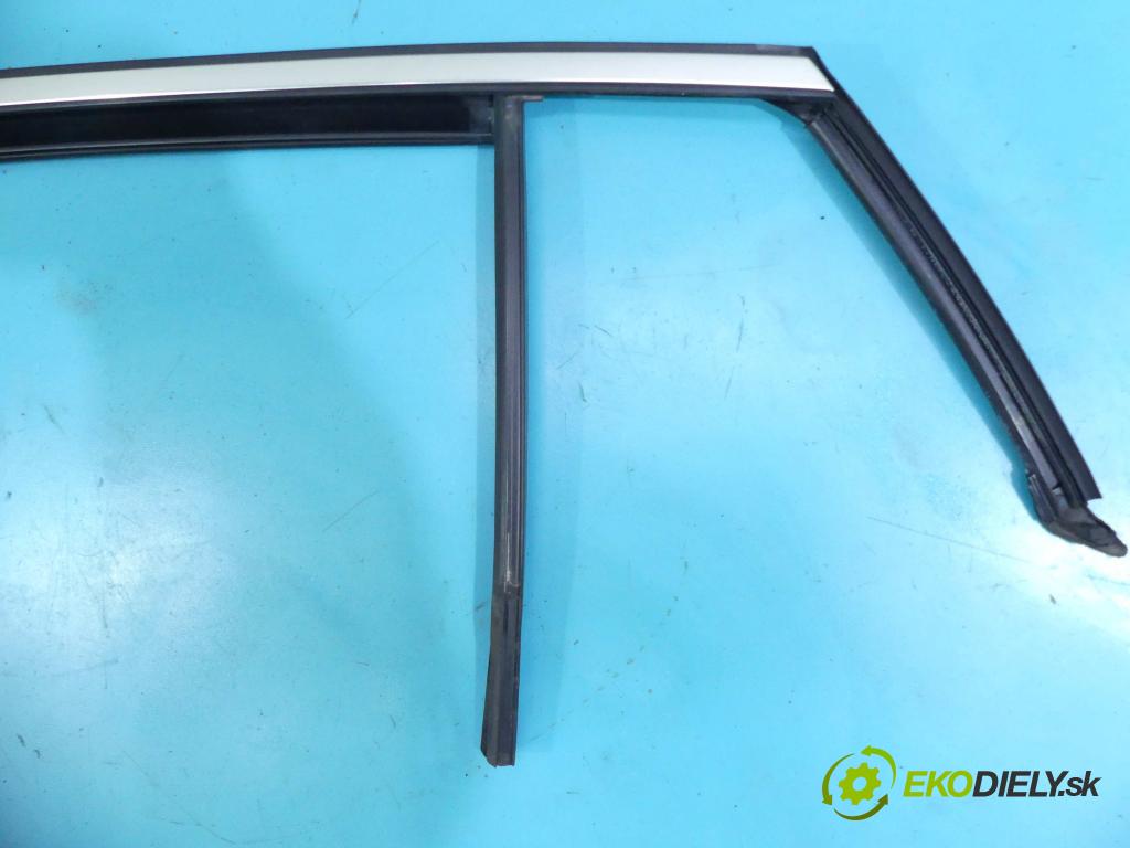 Mercedes GLC coupe X253 2015-2022 2.0 T 211KM automatic 155 kW 1991 cm3 5- Těsnění: dveře zadní levé P379004 (Ostatní)