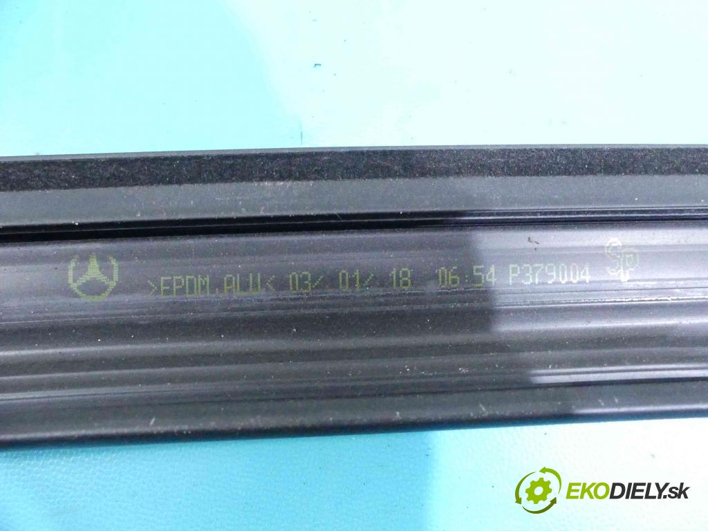 Mercedes GLC coupe X253 2015-2022 2.0 T 211KM automatic 155 kW 1991 cm3 5- Těsnění: dveře zadní levé P379004 (Ostatní)