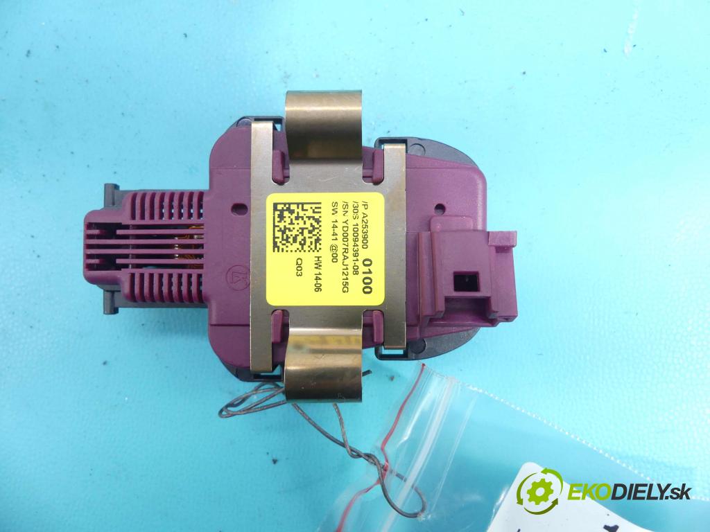 Mercedes GLC coupe X253 2015-2022 2.0 T 211KM automatic 155 kW 1991 cm3 5- snímač déšť: A2539000100 (Snímače dažďa)