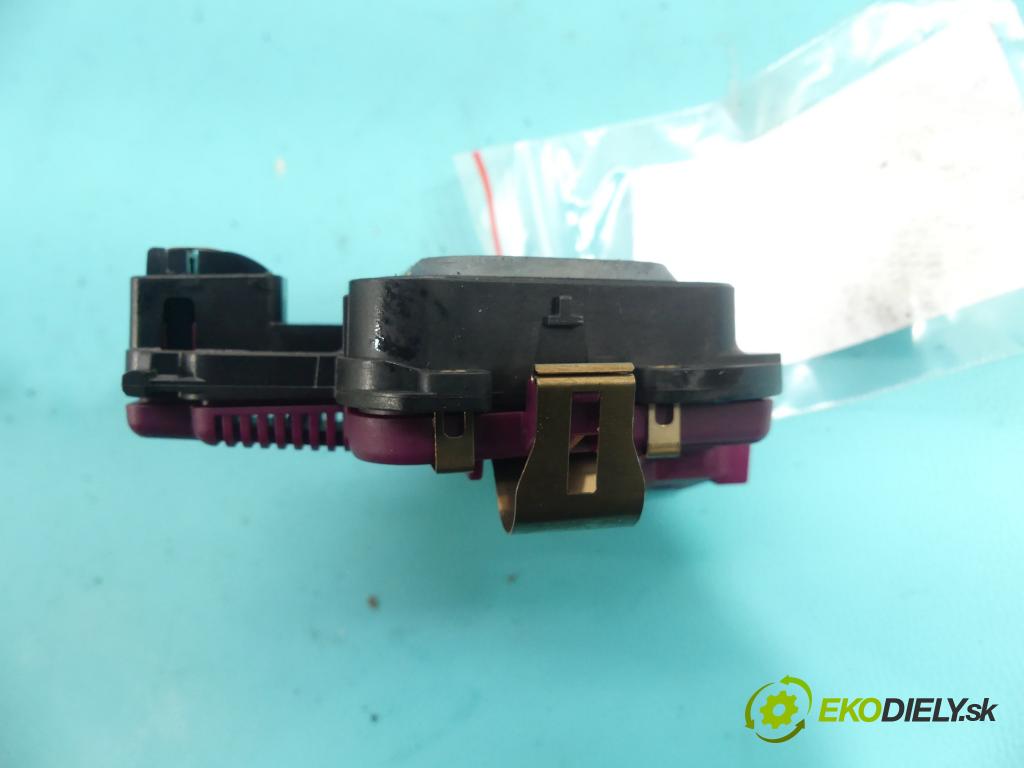 Mercedes GLC coupe X253 2015-2022 2.0 T 211KM automatic 155 kW 1991 cm3 5- snímač déšť: A2539000100 (Snímače dažďa)