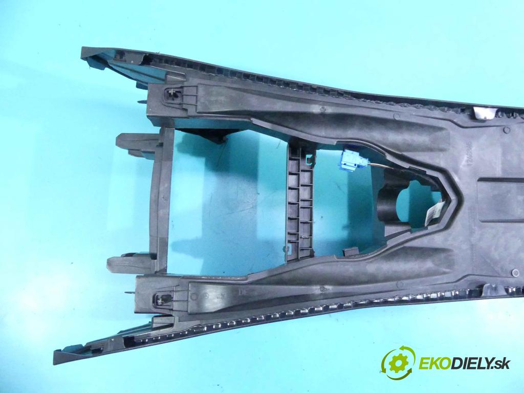 Mercedes GLC coupe X253 2015-2022 2.0 T 211KM automatic 155 kW 1991 cm3 5- operadlo  (Lakťové opierky)