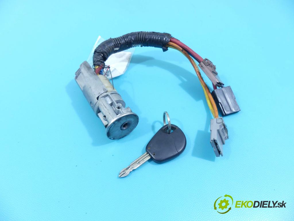 Peugeot Expert I 1995-2006 2.0 hdi 109 HP manual 80 kW 1997 cm3 5- Spínačka  (Spínacie skrinky a kľúče)