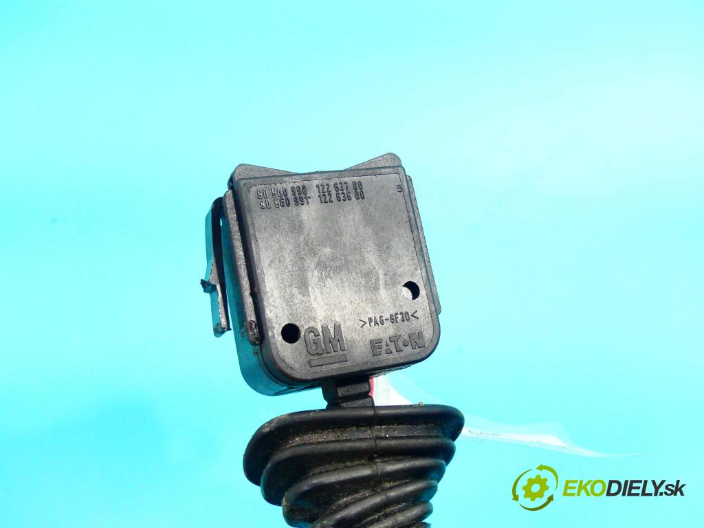 Opel Zafira A 1999-2005 2.0 dtl 82 HP manual 60 kW 1995 cm3 5- prepínač smeroviek 90560990 (Prepínacie páčky pod volantom)