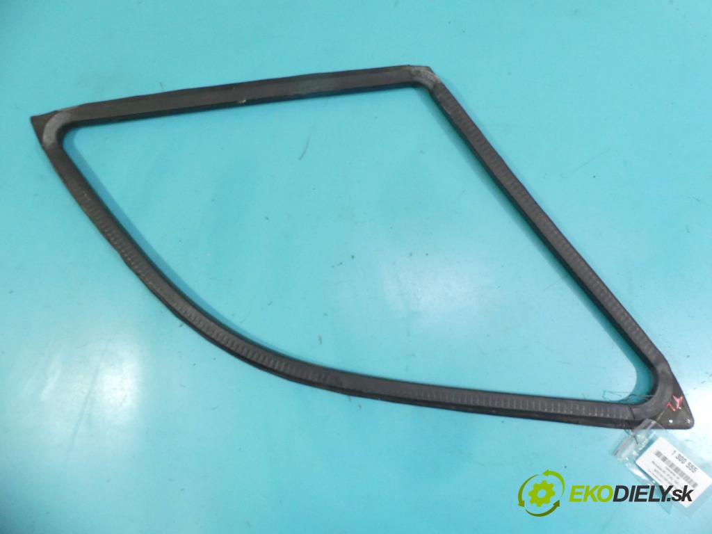 Mercedes ML W163 1997-2005 4.0 CDI V8 250 hp automatic 184 kW 3996 cm3 5- Těsnění: dveře zadní levé A1636700739 (Ostatní)