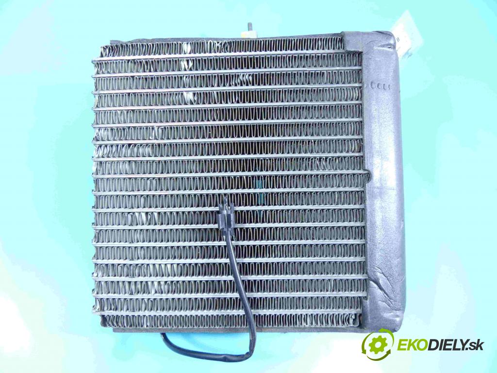 Mercedes ML W163 1997-2005 4.0 CDI V8 250 hp automatic 184 kW 3996 cm3 5- radiátor  (Radiátory topení)